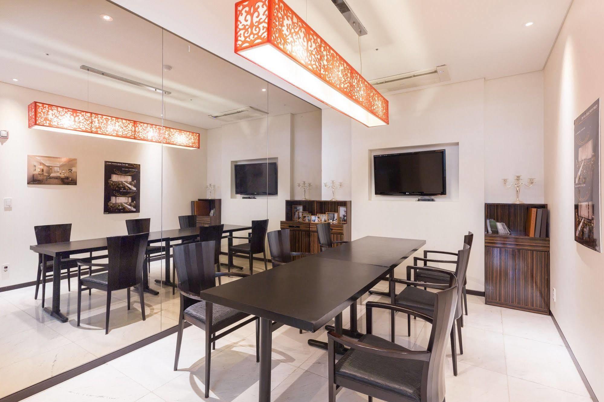 Charis Hotel Incheon Bagian luar foto
